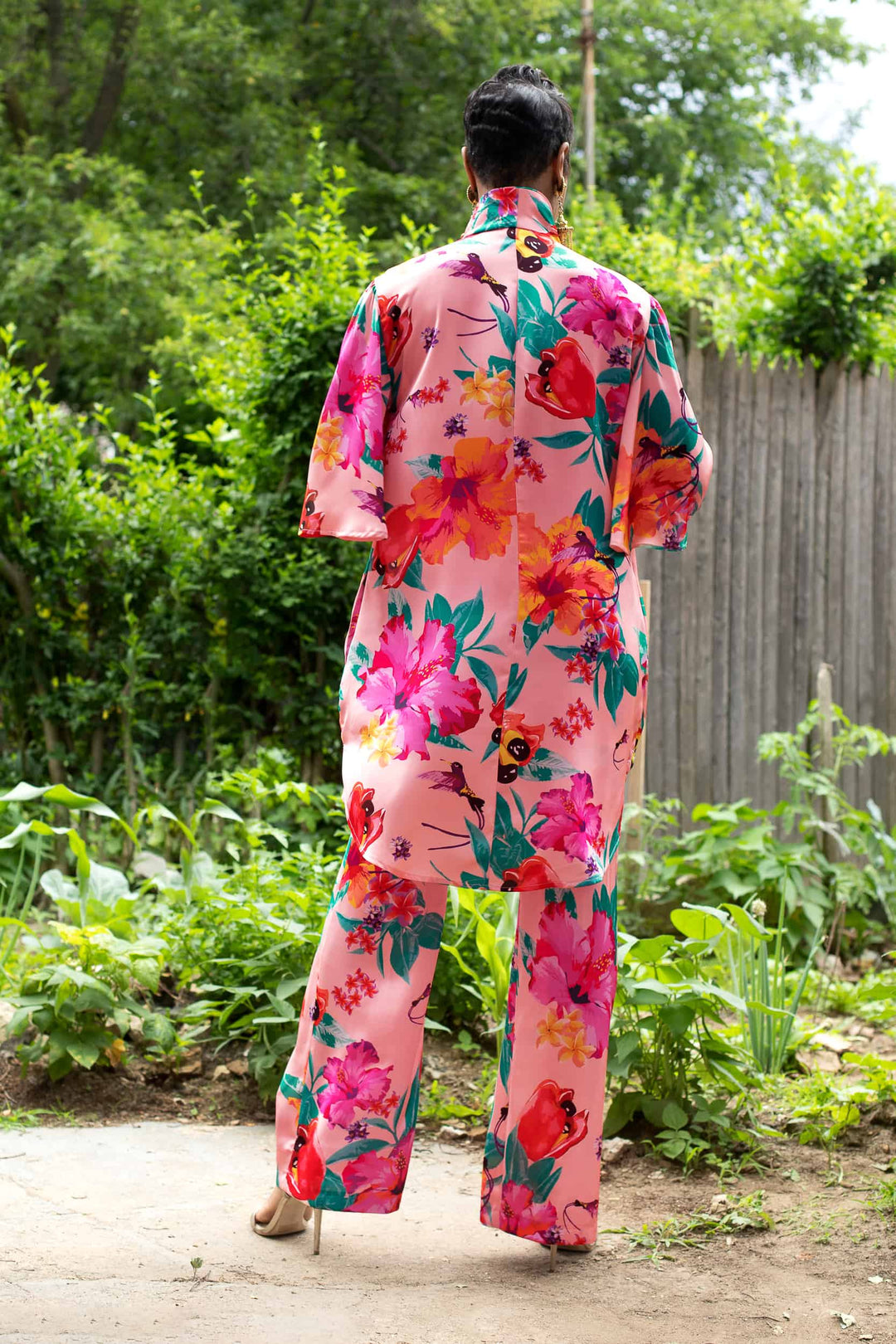 ACKEE PRINT FAN SLEEVE DRESS - back view