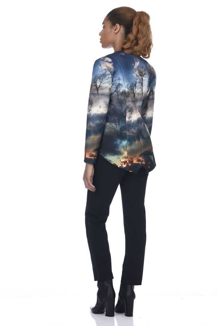 A cozy, structured, stretchy sleeves that are comforting jacket with patterned back seams patching a story telling print. 